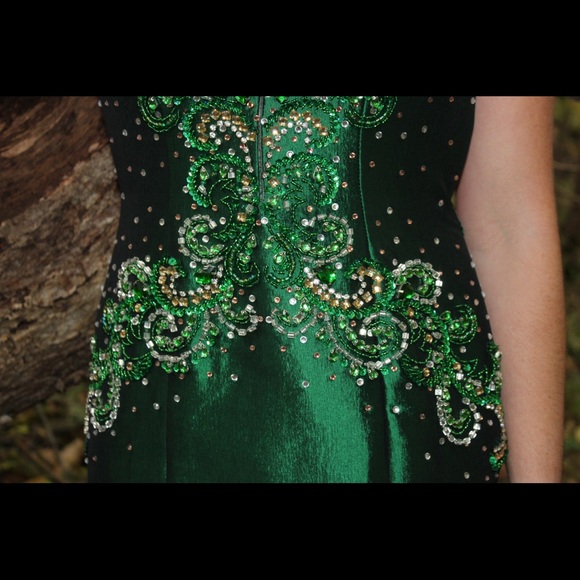 Elegant Emerald Green Pageant/Prom Dress - Picture 3 of 7